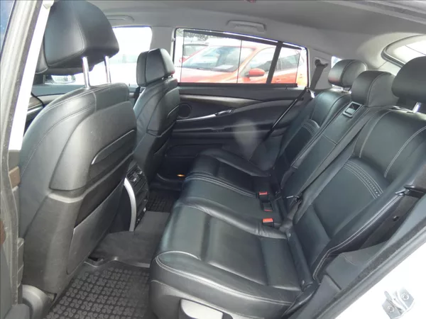 BMW Řada 5 3,0 xDrive 530d Gran Turismo M - foto 13