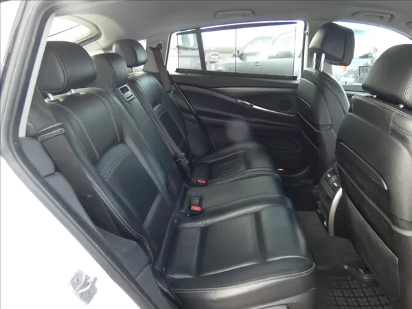 BMW Řada 5 3,0 xDrive 530d Gran Turismo M - foto 15