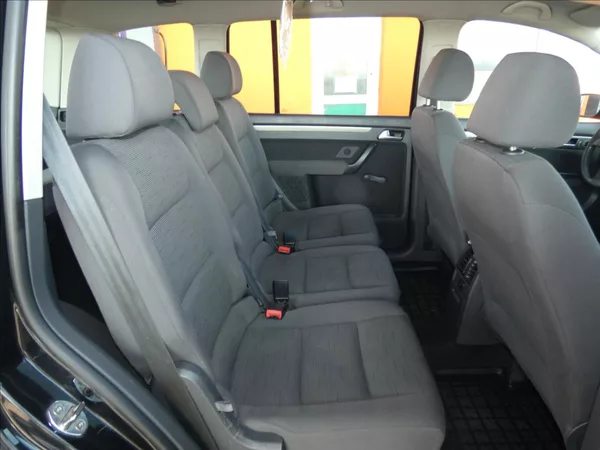 Volkswagen Touran 1,9 TDI Conceptline - foto 11