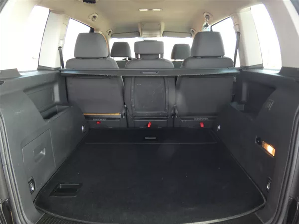 Volkswagen Touran 1,9 TDI Conceptline - foto 12