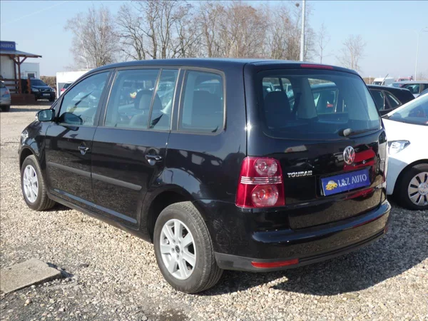 Volkswagen Touran 1,9 TDI Conceptline - foto 4