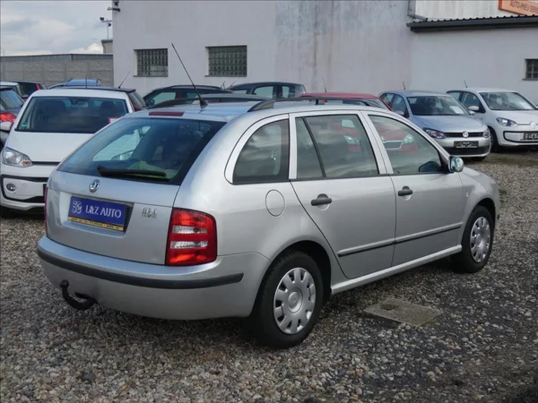 Škoda Fabia 1,4 16 V - foto 4