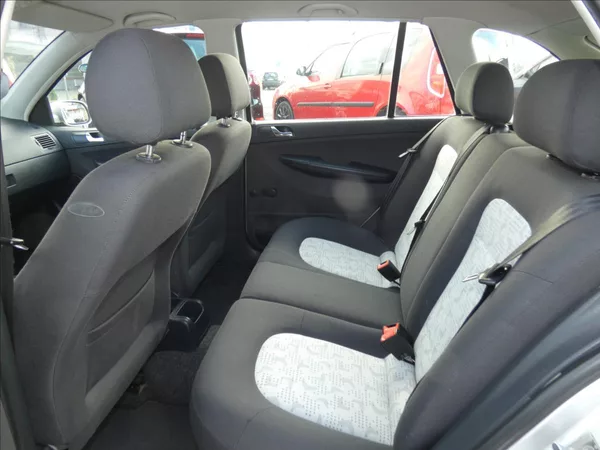 Škoda Fabia 1,4 16 V - foto 9