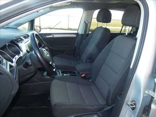 Volkswagen Touran 1,6 TDI SCR Highline - foto 10
