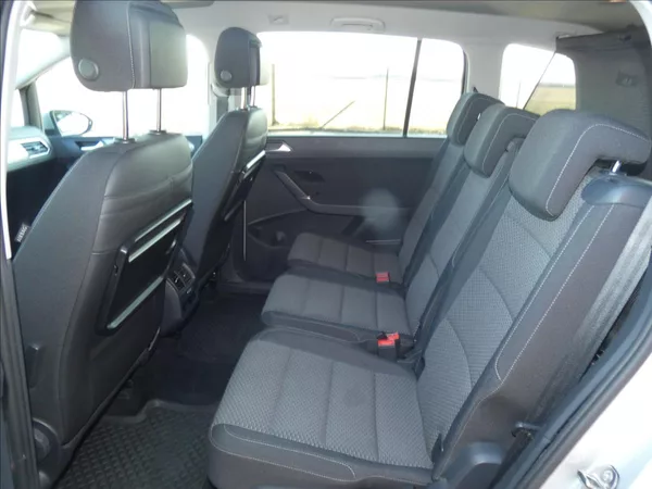 Volkswagen Touran 1,6 TDI SCR Highline - foto 11