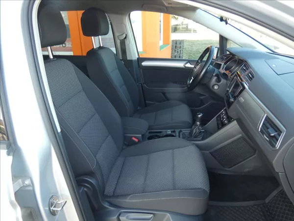 Volkswagen Touran 1,6 TDI SCR Highline - foto 12
