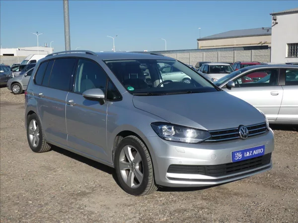 Volkswagen Touran 1,6 TDI SCR Highline - foto 3