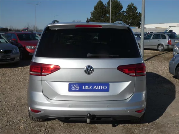 Volkswagen Touran 1,6 TDI SCR Highline - foto 5