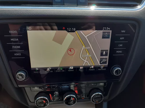 Škoda Octavia KOMBI 1.5 TSi DSG - foto 13