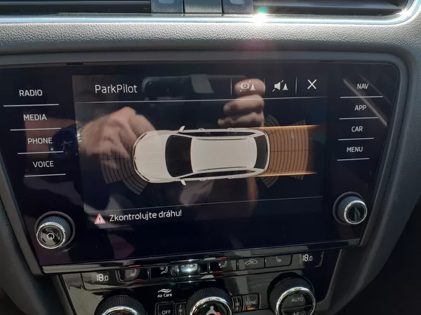 Škoda Octavia KOMBI 1.5 TSi DSG - foto 16