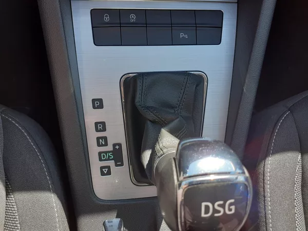 Škoda Octavia KOMBI 1.5 TSi DSG - foto 19