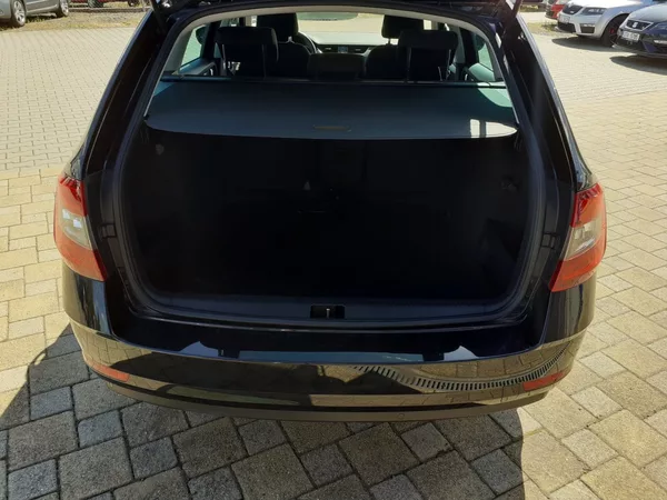 Škoda Octavia KOMBI 1.5 TSi DSG - foto 23