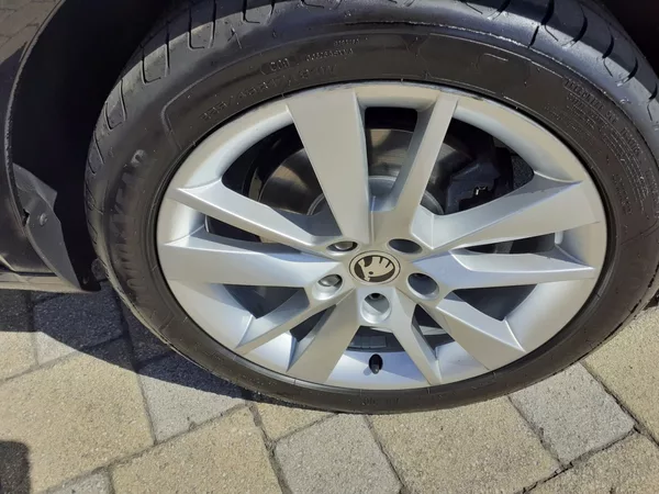 Škoda Octavia KOMBI 1.5 TSi DSG - foto 25