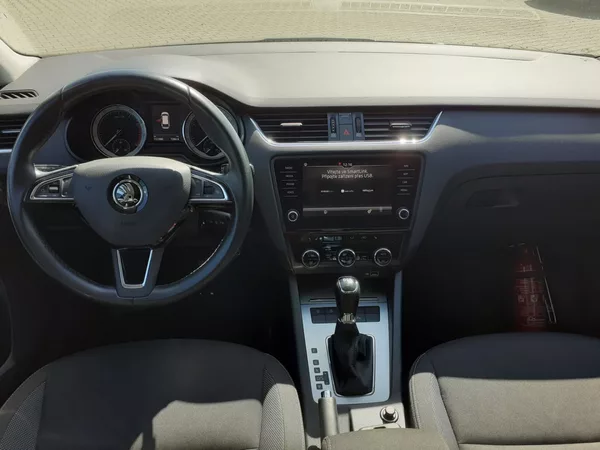 Škoda Octavia KOMBI 1.5 TSi DSG - foto 7