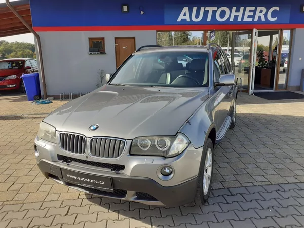 BMW X3 2.0 x drive 1.maj čr 4x4