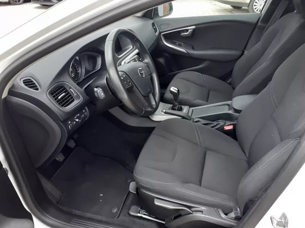 Volvo V40 2.0 D CROSS COUNTRY - foto 19