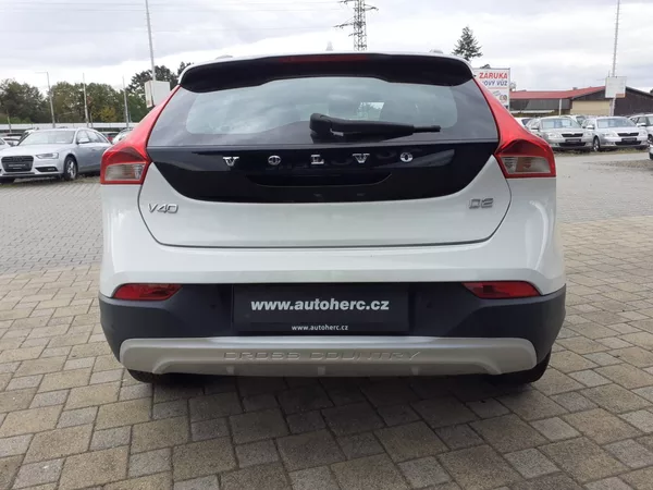 Volvo V40 2.0 D CROSS COUNTRY - foto 22