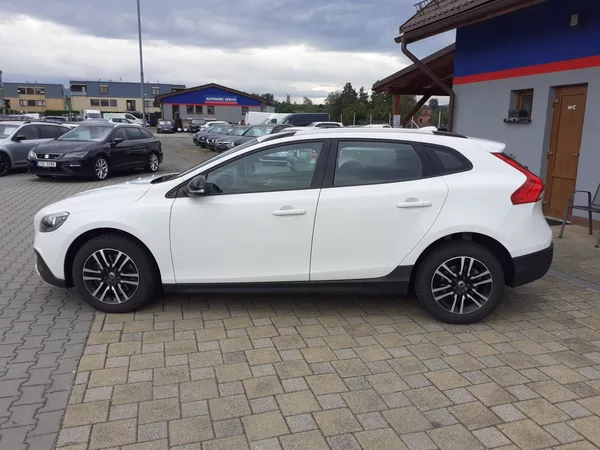 Volvo V40 2.0 D CROSS COUNTRY - foto 6