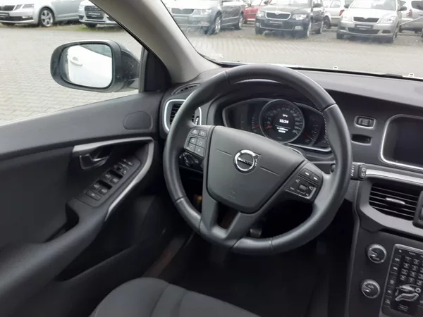 Volvo V40 2.0 D CROSS COUNTRY - foto 8