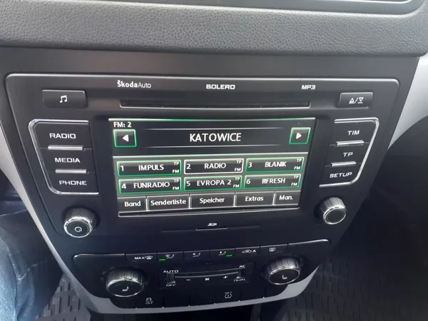 Škoda Yeti 1.2 TSI AMBIENTE - foto 12