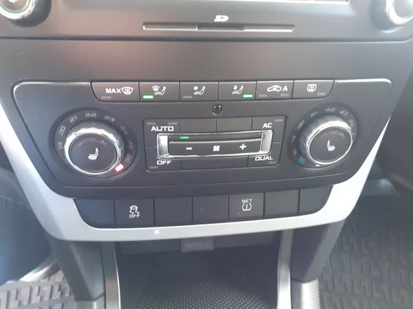 Škoda Yeti 1.2 TSI AMBIENTE - foto 13