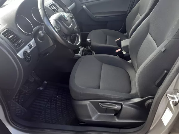 Škoda Yeti 1.2 TSI AMBIENTE - foto 16