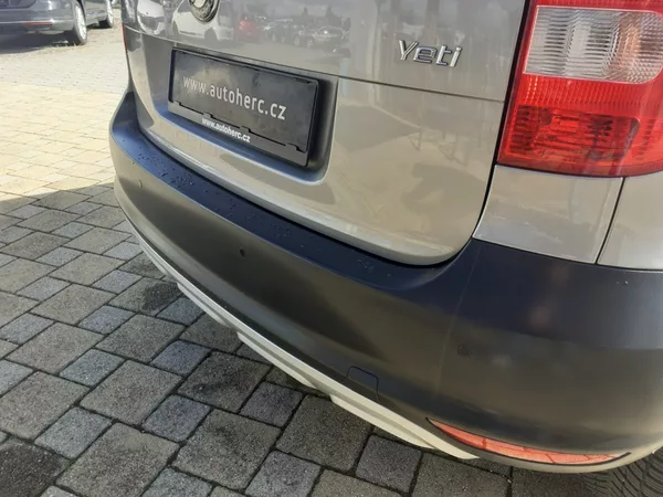 Škoda Yeti 1.2 TSI AMBIENTE - foto 20