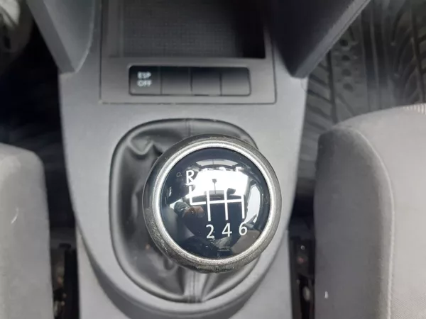 Volkswagen Touran Cross 2.0 TDi - foto 17