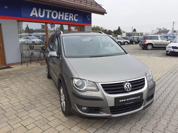 Volkswagen Touran Cross 2.0 TDi - foto 2