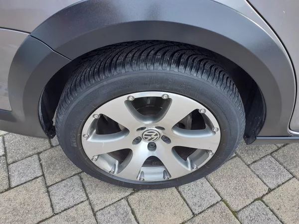 Volkswagen Touran Cross 2.0 TDi - foto 22
