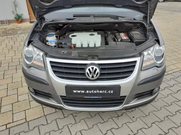 Volkswagen Touran Cross 2.0 TDi - foto 24