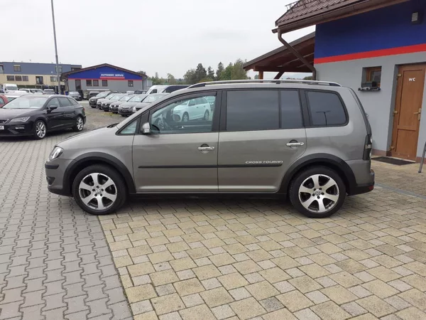 Volkswagen Touran Cross 2.0 TDi - foto 6