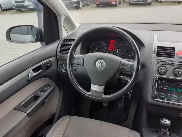 Volkswagen Touran Cross 2.0 TDi - foto 8