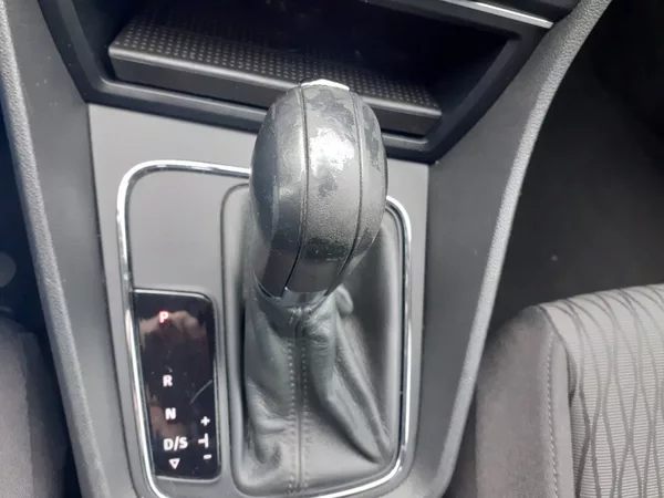 Seat Leon KOMBI 1.4 TSI AUTOMAT - foto 19