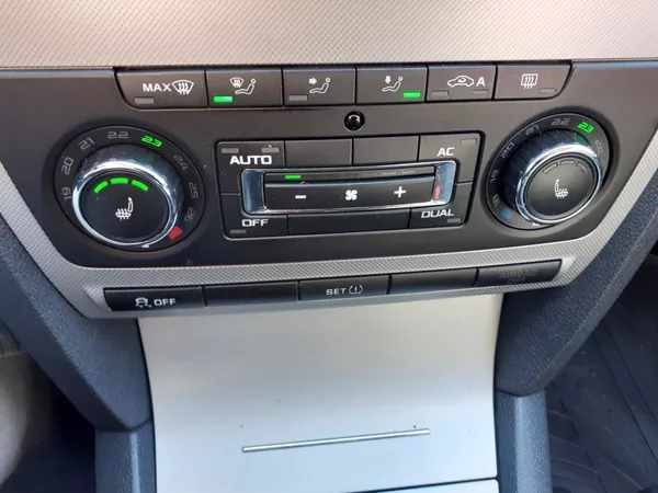 Škoda Octavia KOMBI 1.4 TSI - foto 14