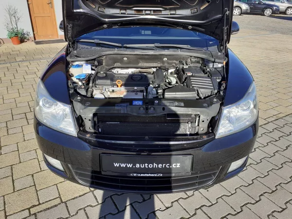 Škoda Octavia KOMBI 1.4 TSI - foto 23