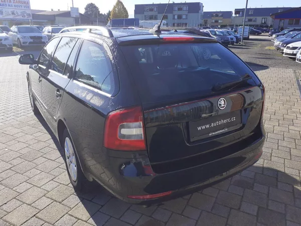 Škoda Octavia KOMBI 1.4 TSI - foto 5