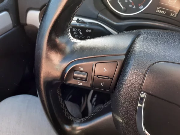 Škoda Octavia KOMBI 1.4 TSI - foto 9