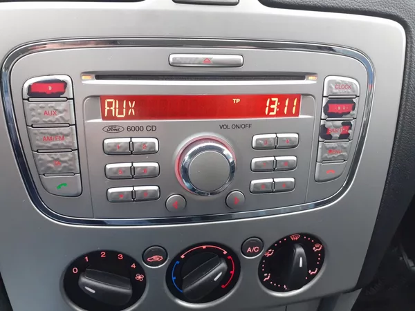 Ford Focus 1.6 16V TREND - foto 11