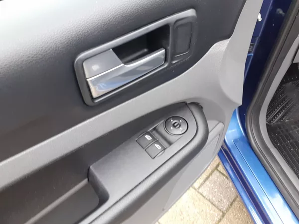 Ford Focus 1.6 16V TREND - foto 13