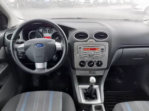 Ford Focus 1.6 16V TREND - foto 7