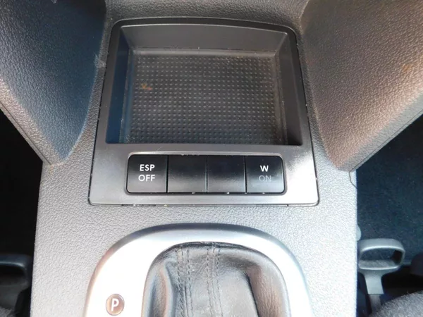 Volkswagen Touran 1.9 TDi DSG - foto 14