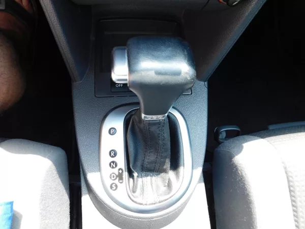 Volkswagen Touran 1.9 TDi DSG - foto 15