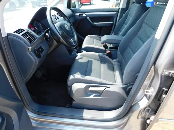 Volkswagen Touran 1.9 TDi DSG - foto 16