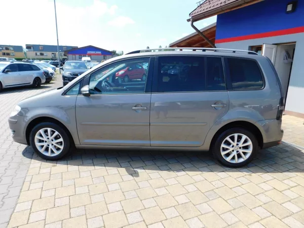 Volkswagen Touran 1.9 TDi DSG - foto 6