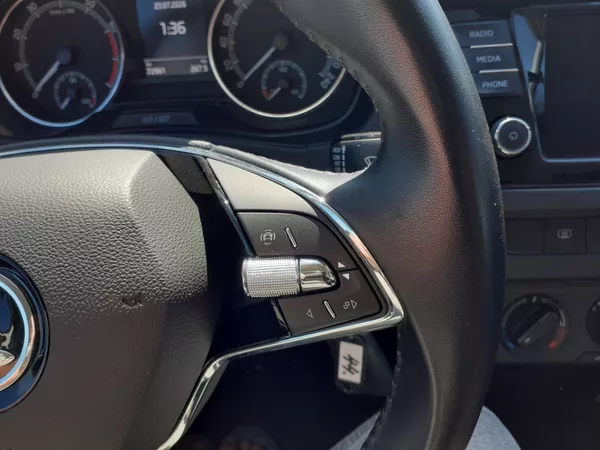 Škoda Fabia Kombi 1.0 TSi ČR - foto 10