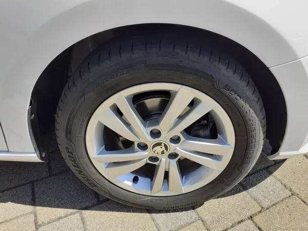 Škoda Fabia Kombi 1.0 TSi ČR - foto 24