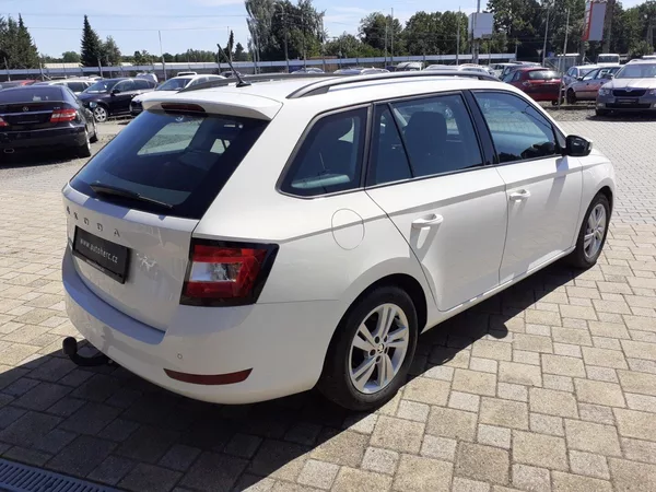 Škoda Fabia Kombi 1.0 TSi ČR - foto 4