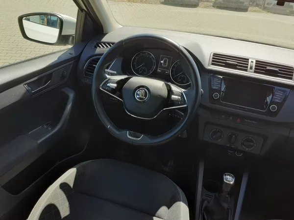 Škoda Fabia Kombi 1.0 TSi ČR - foto 8