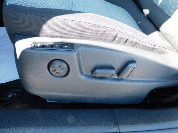 Škoda Superb II Kombi 2.0 TDi - foto 12